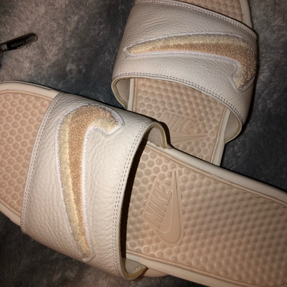 Nike womens slides
